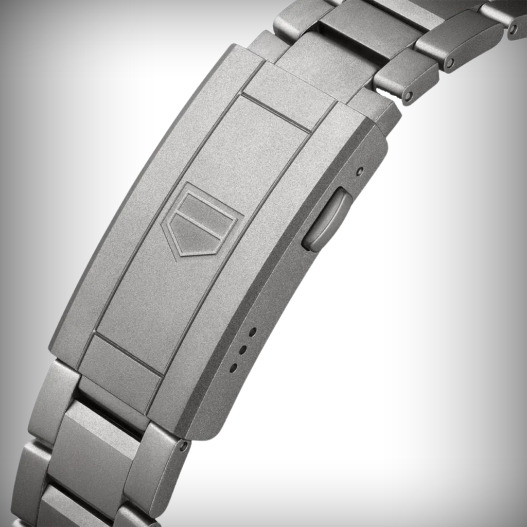 TAG Heuer Aquaracer Professional 200 Solargraph